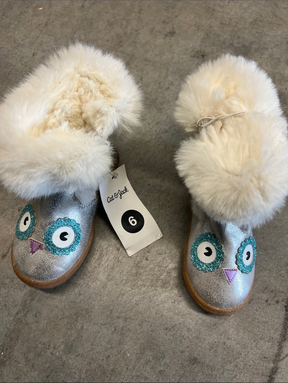Cat & Jack Silver Owl Faux-Fur Trim Girls' Booties